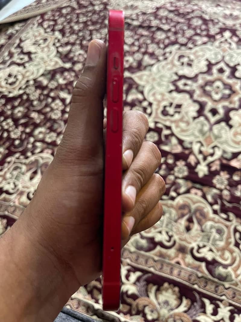Apple iPhone 13 4