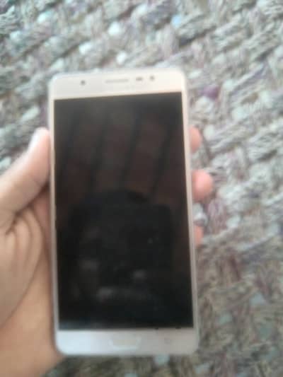 Samsung Mobile J7 Max