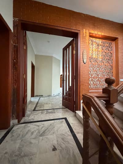 2 Kanal Upper Portion Available For Rent