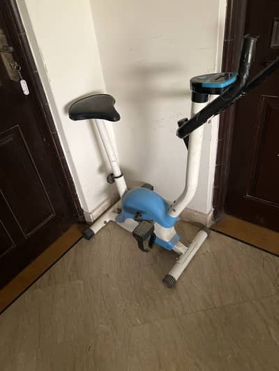 Few times used exercise bike 9/10