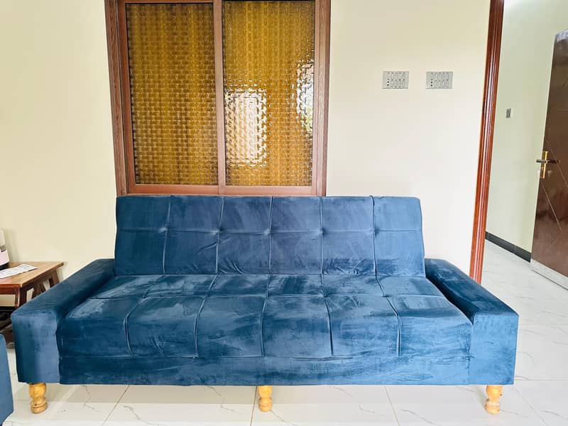 2 sofa beds. 2