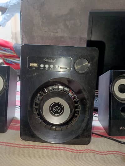 audionic speakers and Beat box For sale