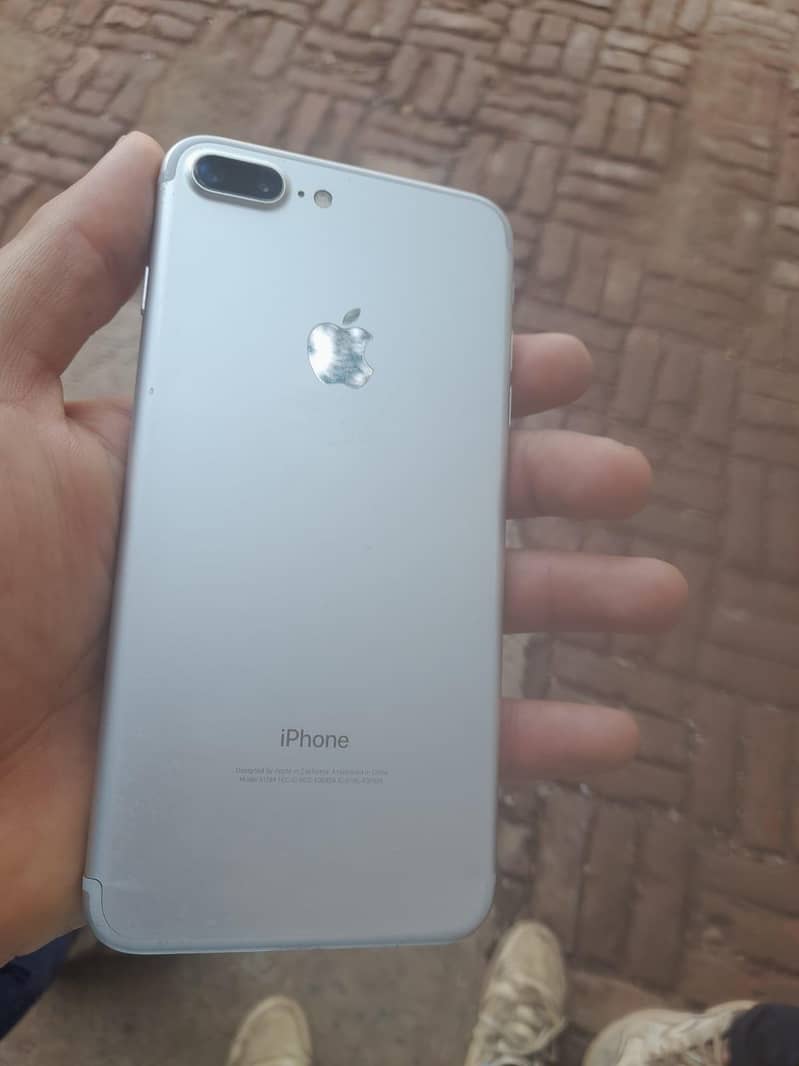 Apple iPhone 7 Plus 0