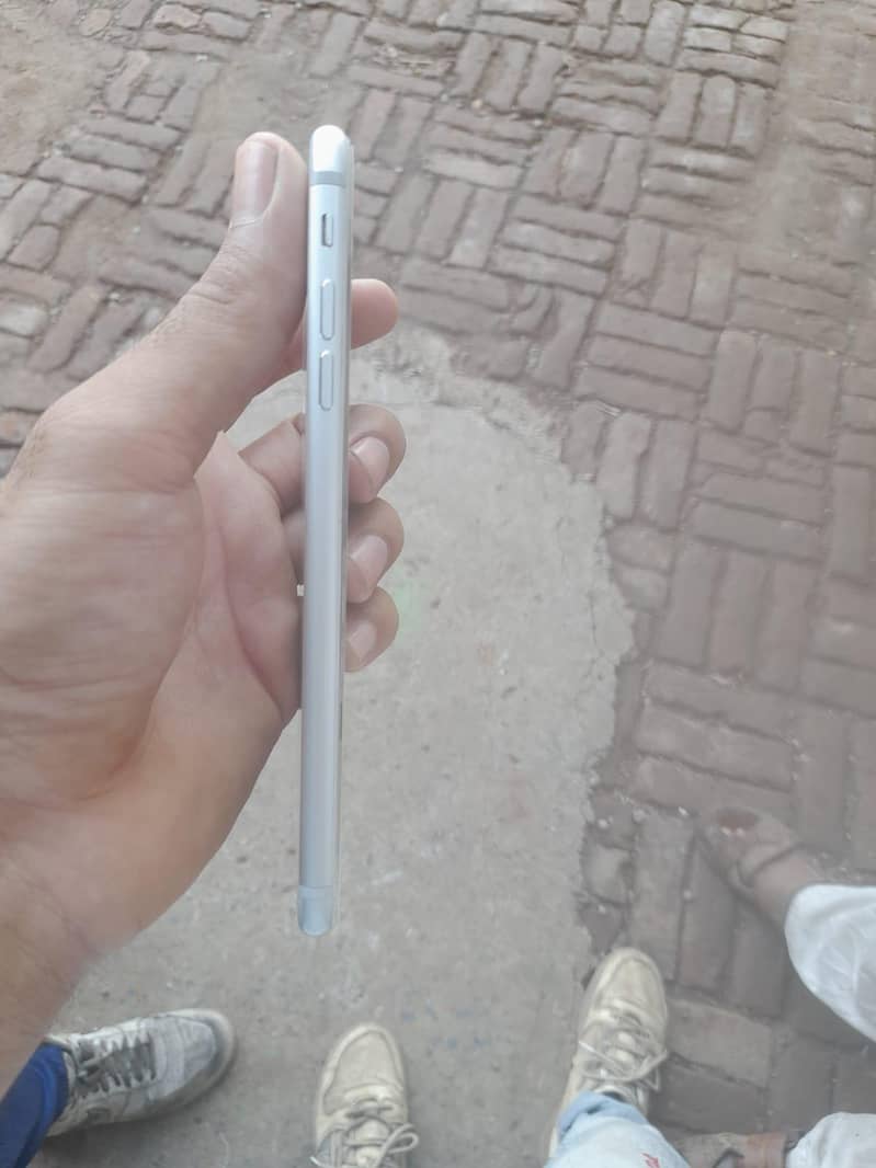 Apple iPhone 7 Plus 3