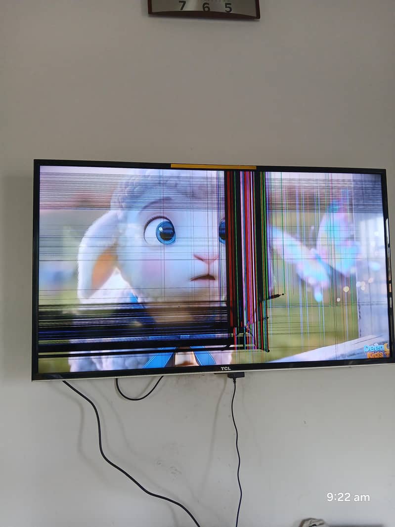 TCL  LCD panel broken 3
