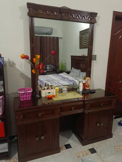 Dresser,