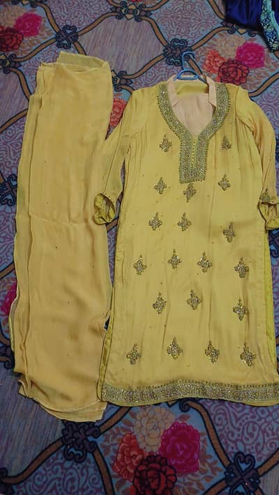 golden colour 3 peice dress for mayoun and mehndi