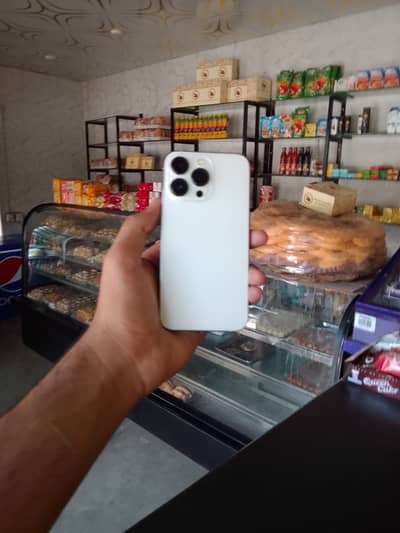 Apple iPhone 13 Pro 10/10 condition