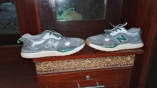 sports shoes new balance