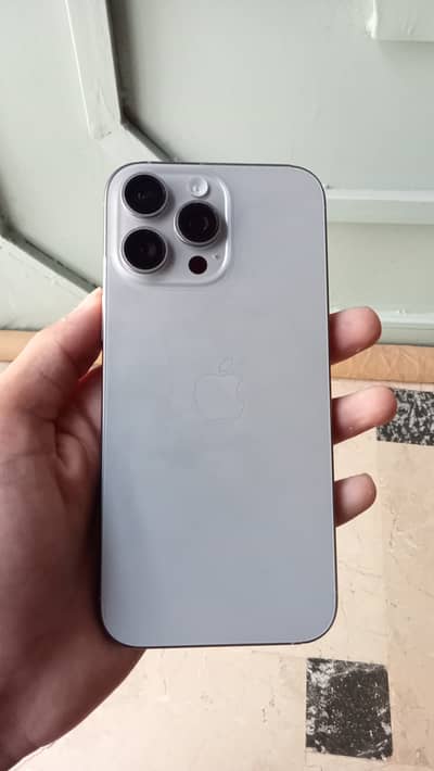 IPhone 16 Pro Max 100% health condition 10/10 jv non pta