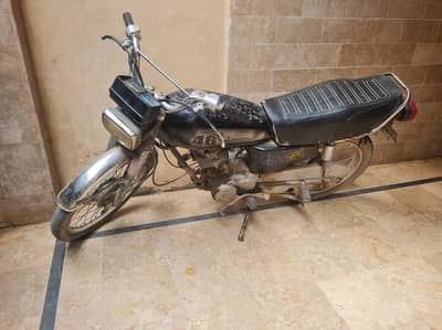 Honda 125 1998 model CD 70 2002 model. . Sialkot