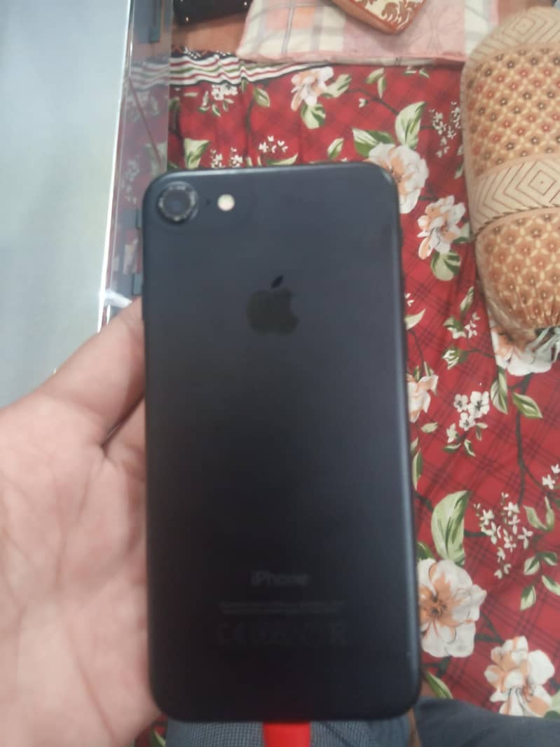 Apple iPhone 7 1