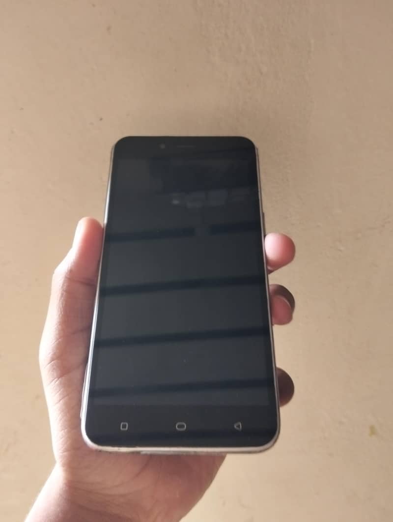 Oppo a71 with charger 4