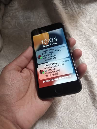 Apple iPhone 7