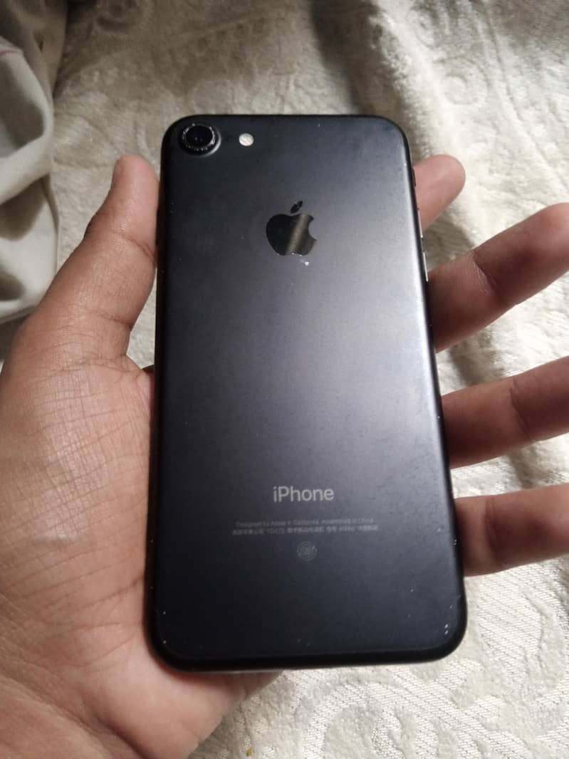 Apple iPhone 7 1