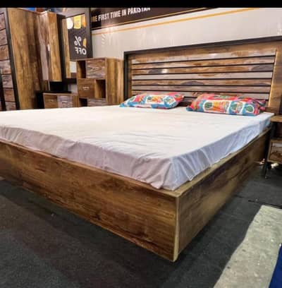 Floating bed set 10/10 uniqe design brand new