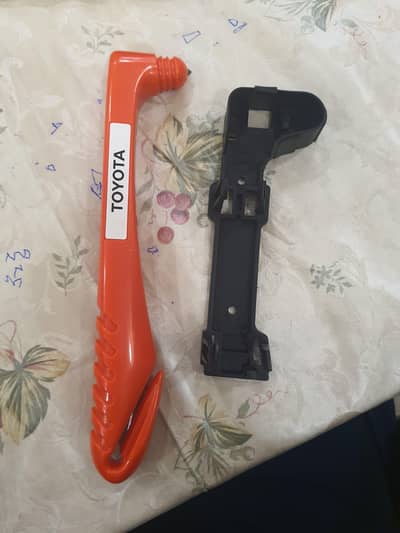 Toyota original Japan windshield Crack and seatbelt safety tool