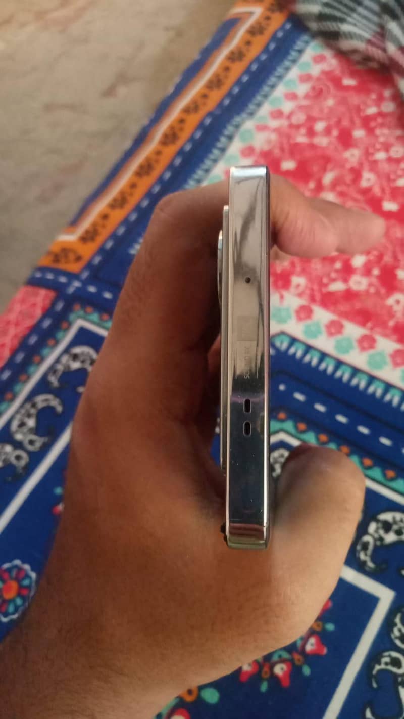 Infinix Note 40 4