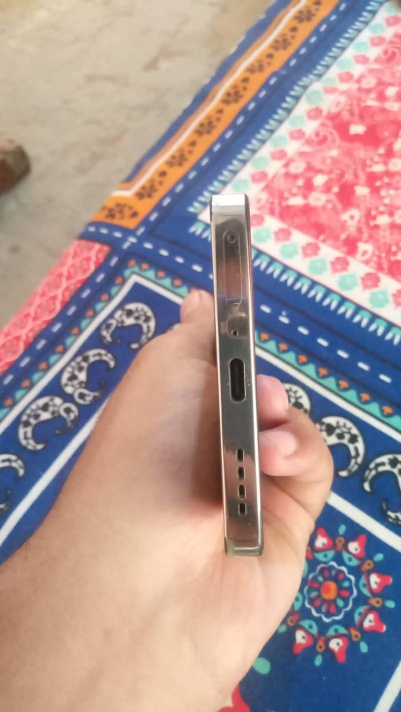 Infinix Note 40 5