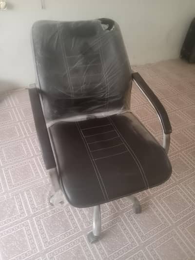 Comfortable Computer Chair – Good Condition | Office & Study Chair
