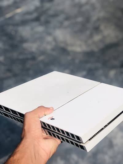 PS4 Fat version full unlocked  jailbroken