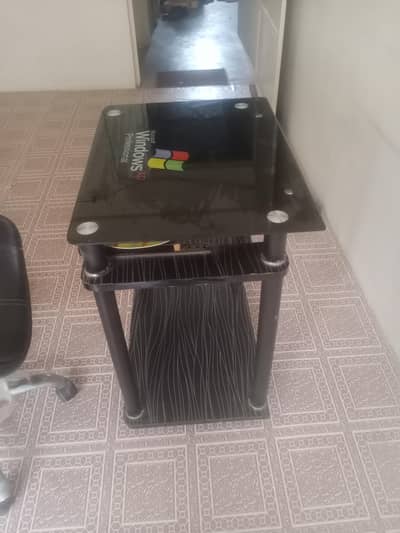 Computer Table for Sale – Strong & Well-Maintained Study