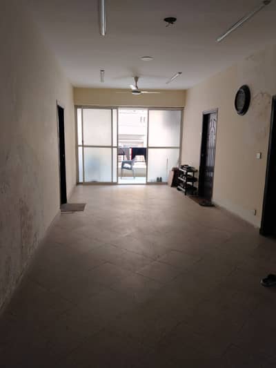 Room available for rent in E11 4