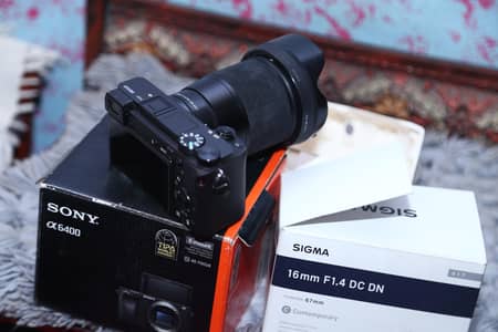 sony 6400 + 16mm 1.4