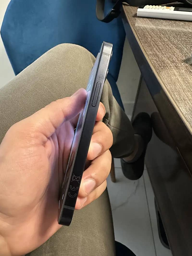 Apple iPhone 12 mini 3
