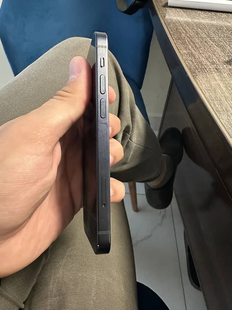 Apple iPhone 12 mini 4