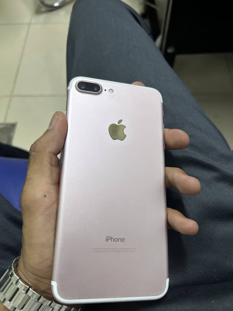 Apple iPhone 7 Plus 1