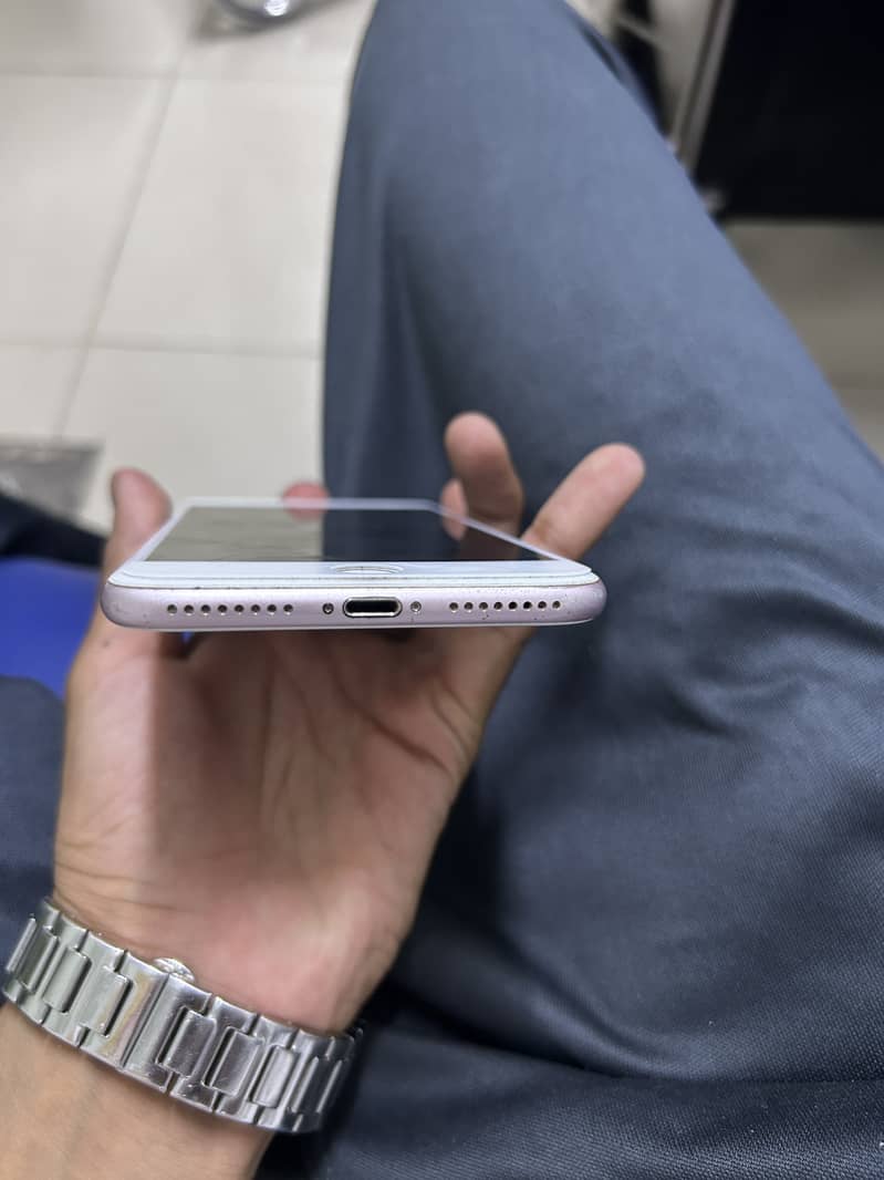 Apple iPhone 7 Plus 2