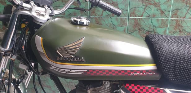 125 special edition fuel tank
