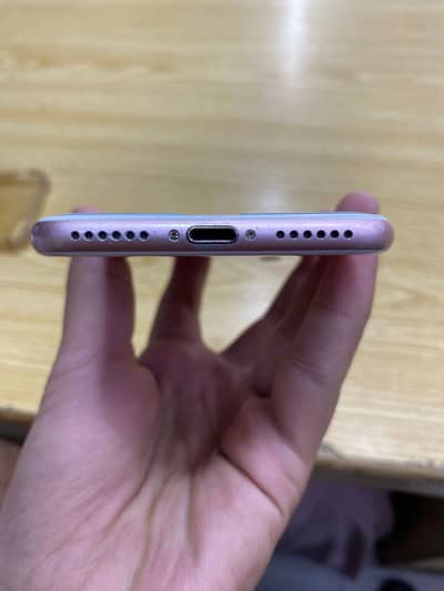 Apple iPhone 7