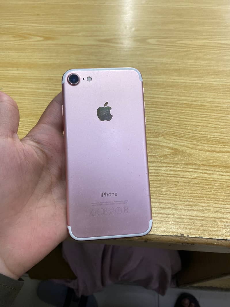 Apple iPhone 7 1