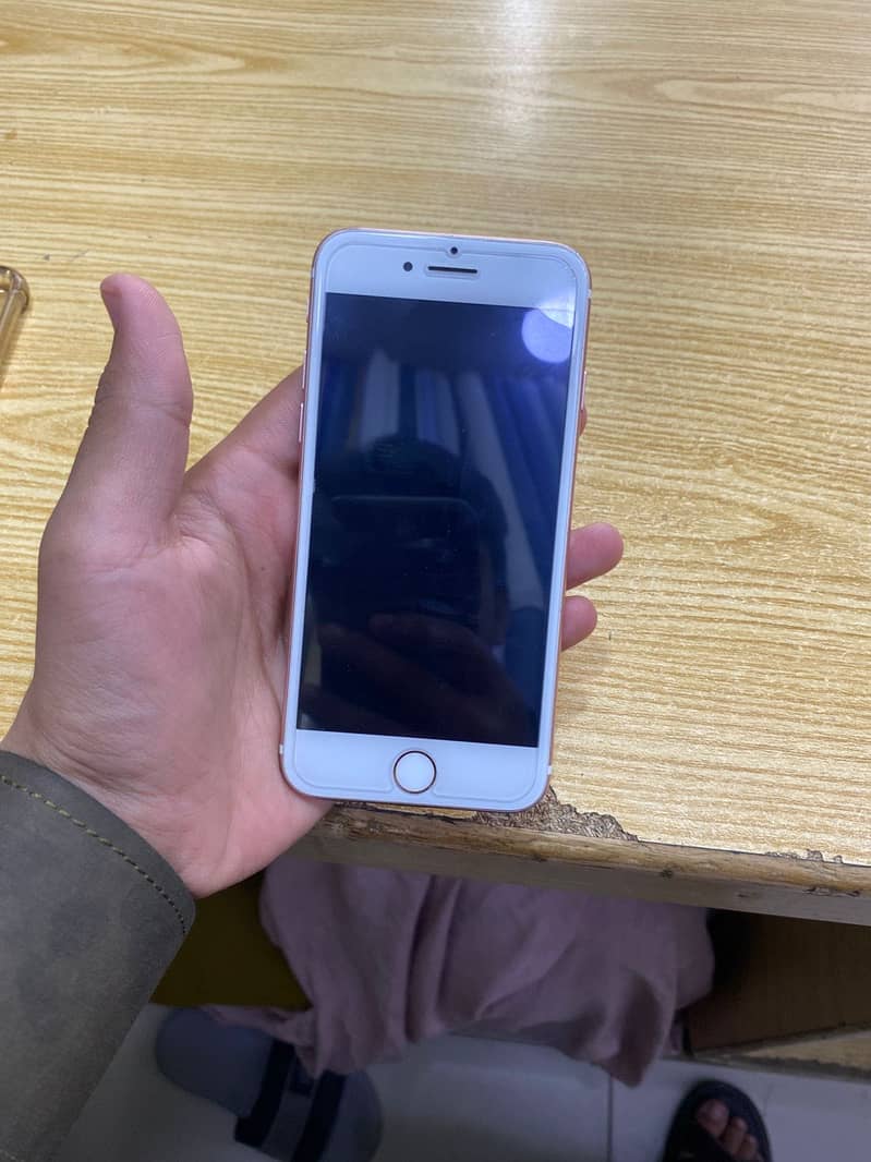 Apple iPhone 7 2