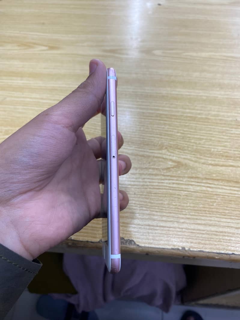 Apple iPhone 7 3