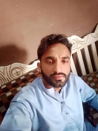MUJHAY AIK COOK AR AIK HELPER KI ZRURAT HA URGENT