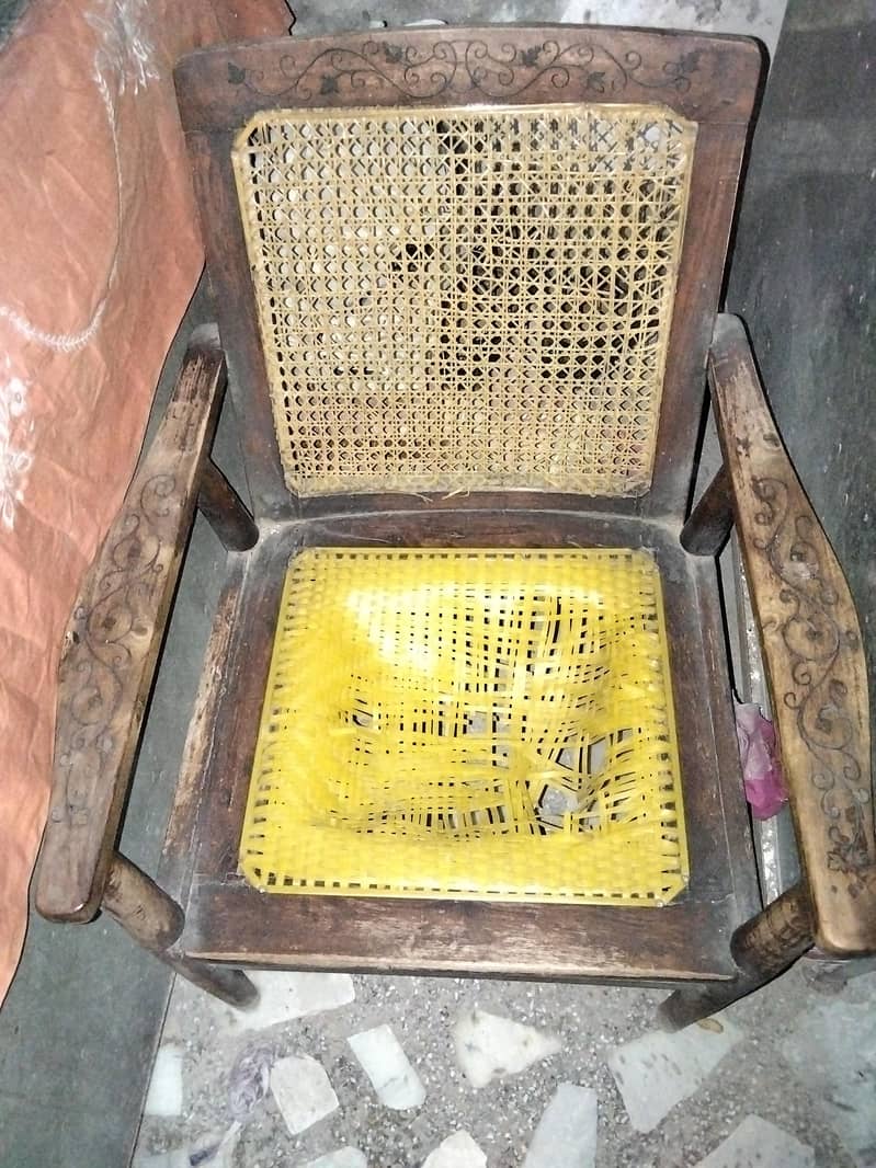0342-4400980  تین عدد کرسیاں فروخت کے لیے دستیاب ہیں۔ 2