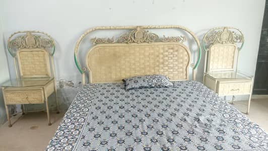 King size bed set complete with mattress
