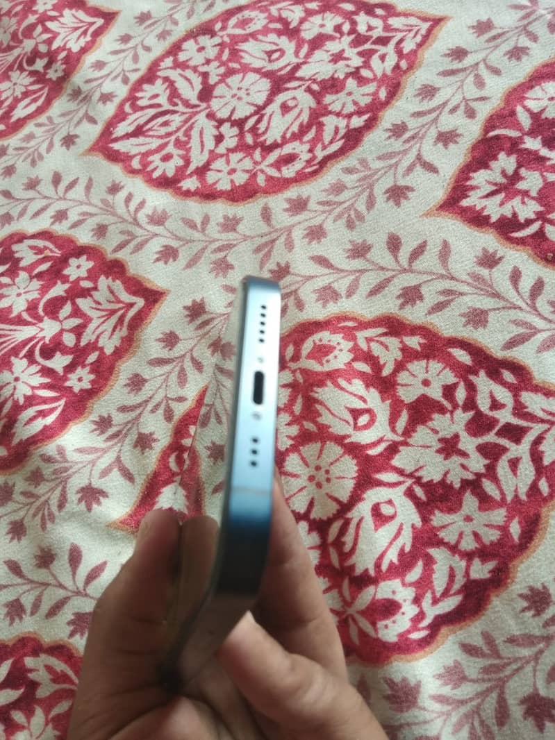 Apple iPhone 13 3