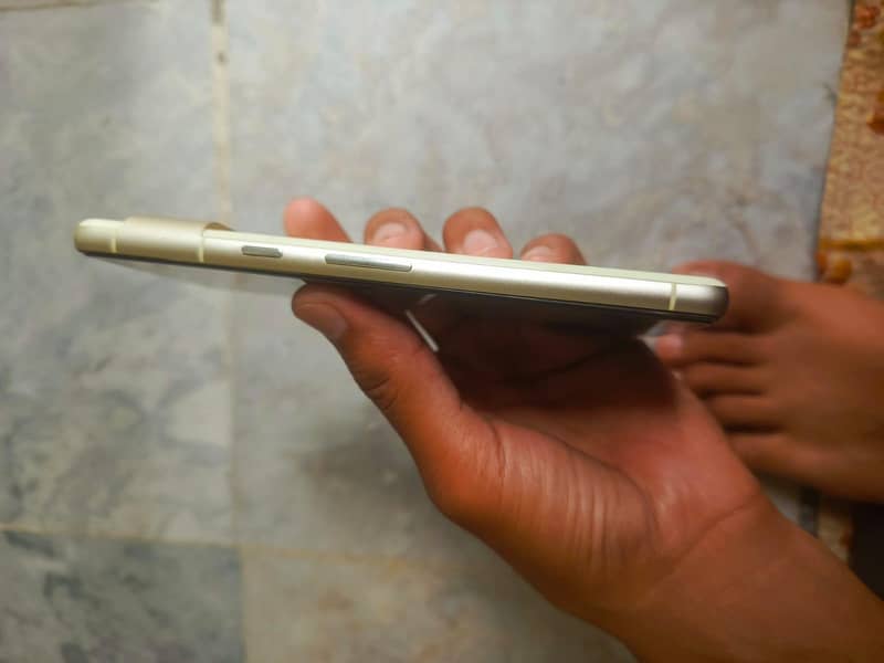 Google Pixel 7 5