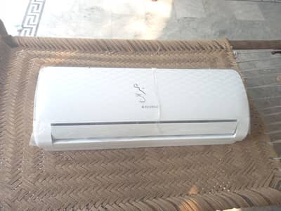 Eco Star 1 ton inverter Ac just like new