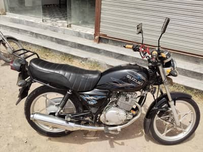 Suzuki GS 150 Model 2021 / 40000 KM  Use Suzuki Bike 150