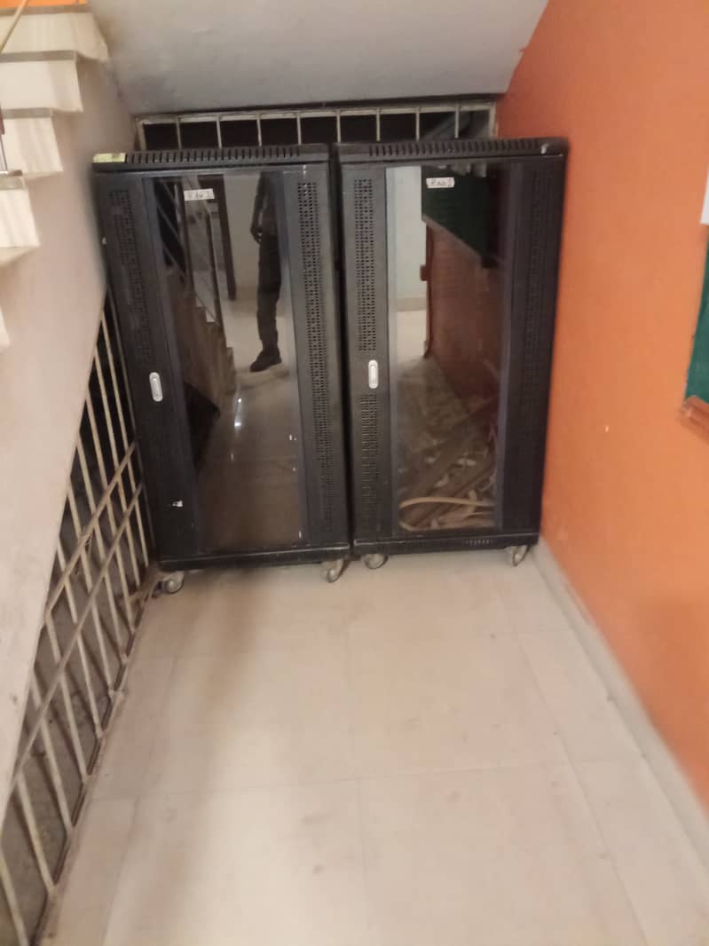 Server rack 0