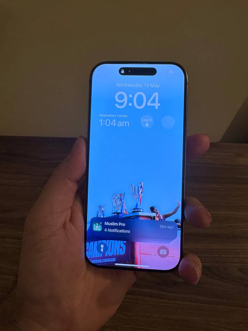 iPhone 16 Pro 1