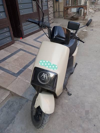 aima electric scooty(lithium battery)