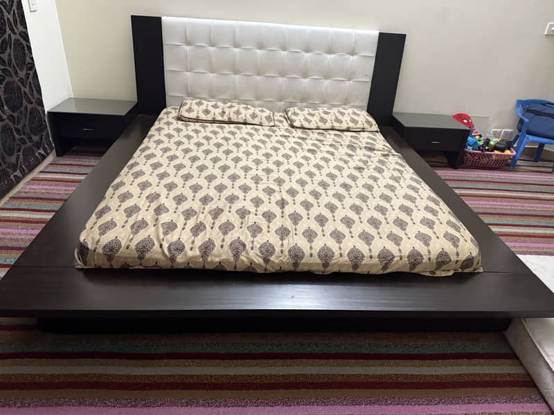 Double bed 0