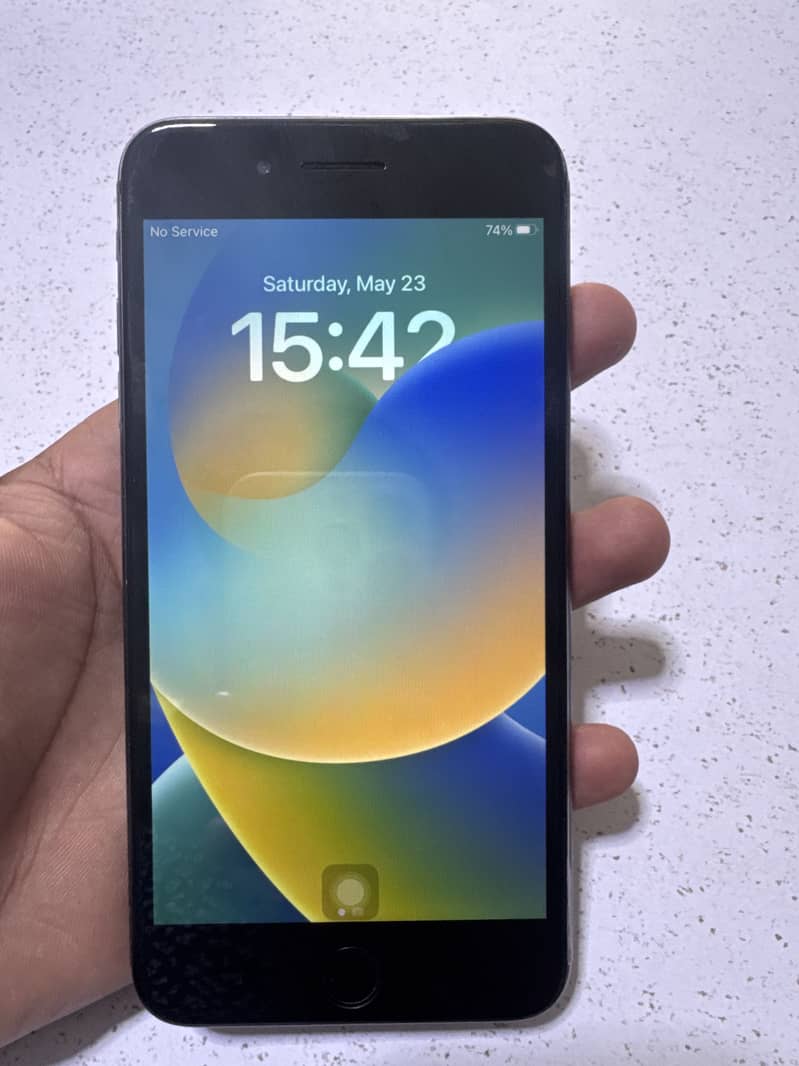 Apple iPhone 8 Plus 3