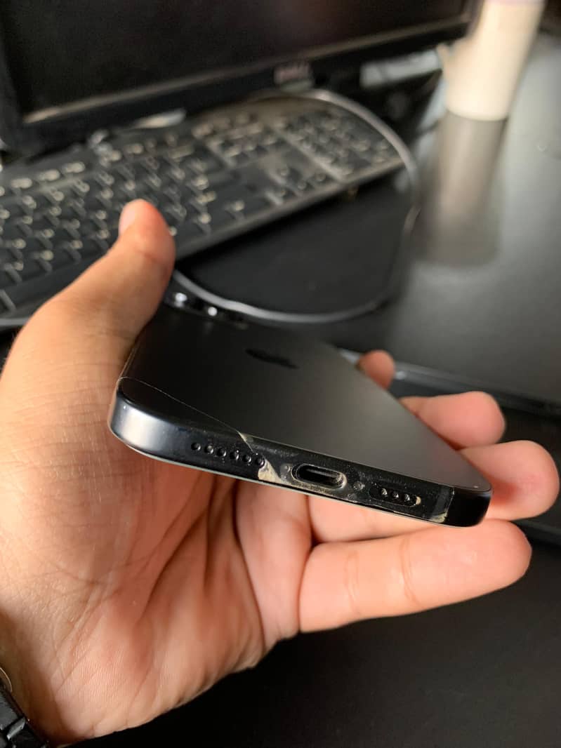 Apple iPhone 15 plus 3